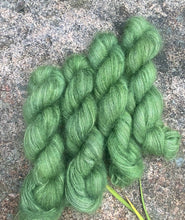 Last inn bildet i Galleri-visningsprogrammet, Mosegran - Silkmohair
