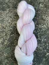 Last inn bildet i Galleri-visningsprogrammet, Hyacinth - Cashmere Lace
