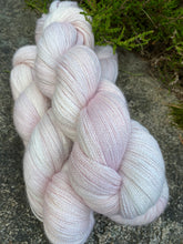 Last inn bildet i Galleri-visningsprogrammet, Hyacinth - Cashmere Lace
