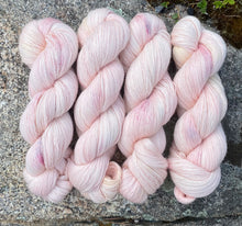 Last inn bildet i Galleri-visningsprogrammet, Pride and Prejudice - Cashmere Lace
