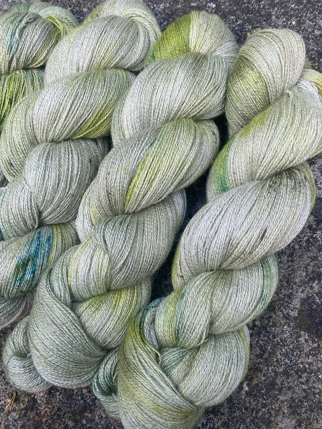 Greenish - Cashmere Lace Grey