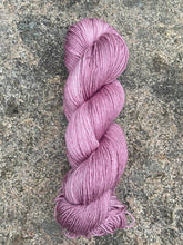 Last inn bildet i Galleri-visningsprogrammet, Antikk Rose - Tynn silkeull

